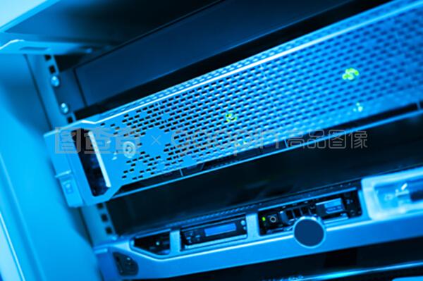 网络服务器与云计算装备技术服务 驱动数字时代的核心引擎